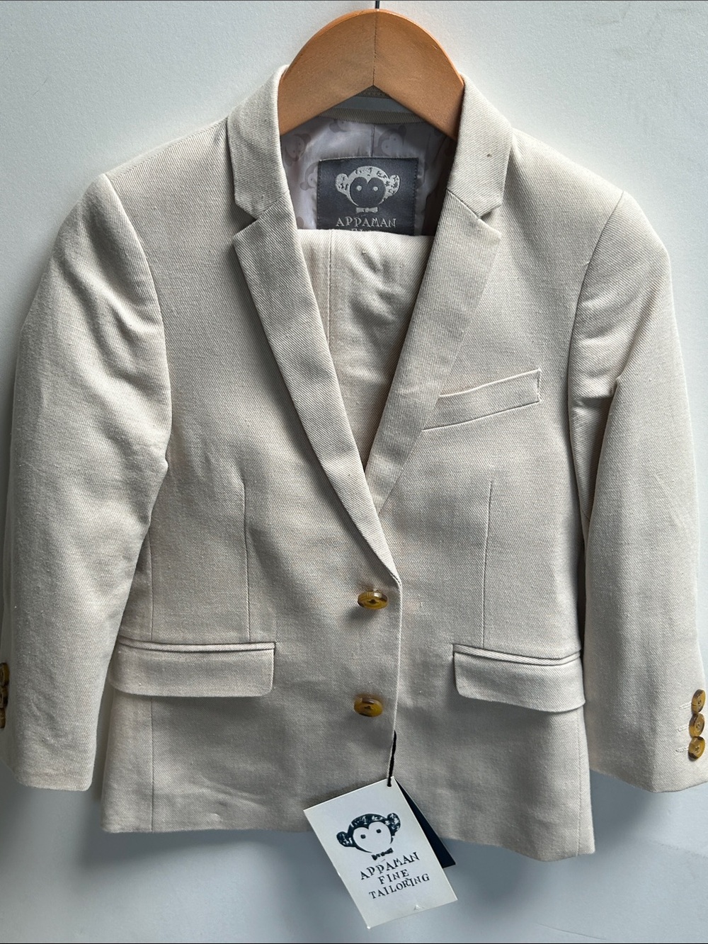 Appaman Boys Beige Two-Piece Cotton blend Tailored Suit. NWT. Size 5.